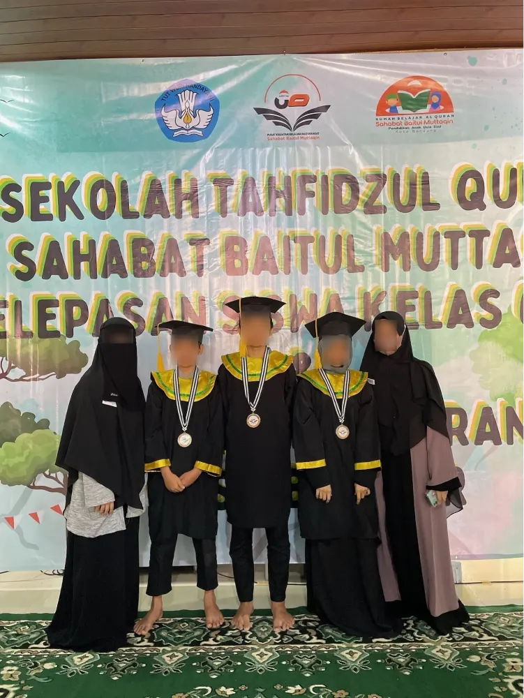 Sahabat baitul muttaqin wisuda